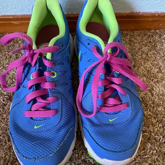 Women’s Nike’s - Picture 4 of 4